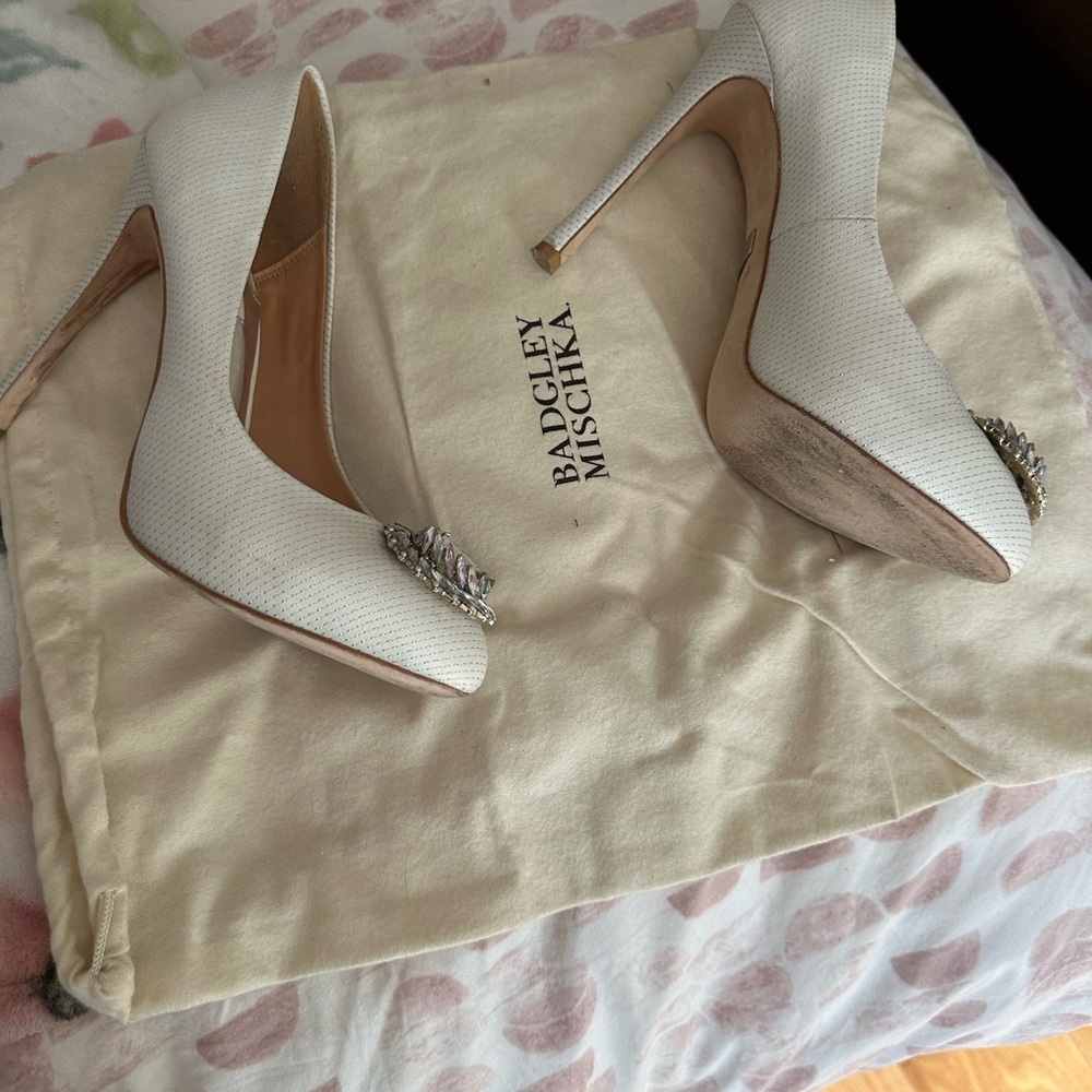 Worn once, Badgley Mischka pumps size 7